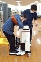 移乗サポートロボット4　起立