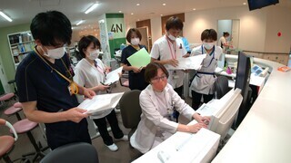 排尿ケアチームでの多職種カンファレンス