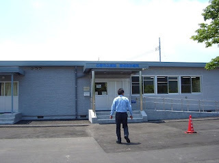 １階建ての建物外観