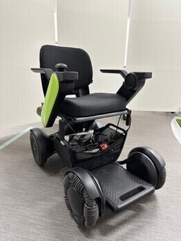 電動車椅子WHILLの画像