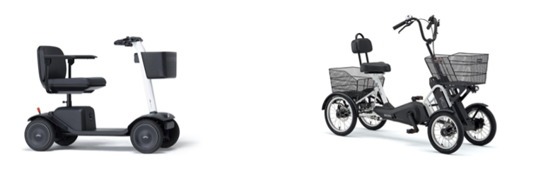 電動パーソナルモビリティの写真です。一人乗りの電動車椅子と、4輪タイプの電動アシスト自転車があります。